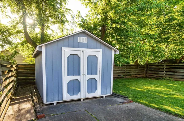 $230,000 | 101 South Villa Drive, Evansville, IN 47714