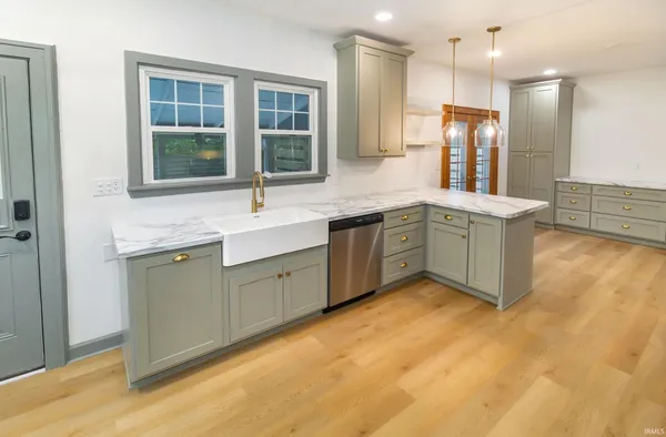 $230,000 | 101 South Villa Drive, Evansville, IN 47714