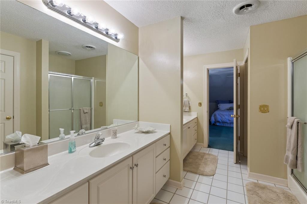 403 Cascade Drive High Point, NC 27265 - Photo 18 of 40