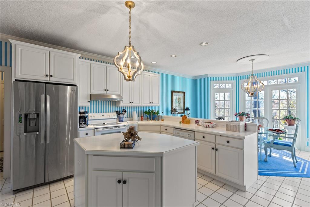 403 Cascade Drive High Point, NC 27265 - Photo 19 of 40