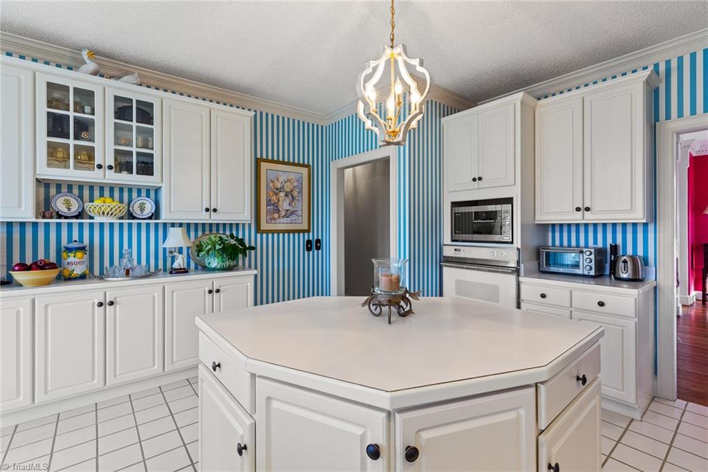 403 Cascade Drive High Point, NC 27265 - Photo 22 of 40