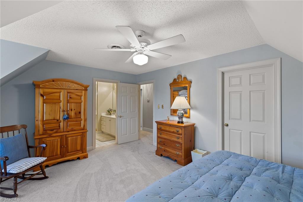 403 Cascade Drive High Point, NC 27265 - Photo 29 of 40