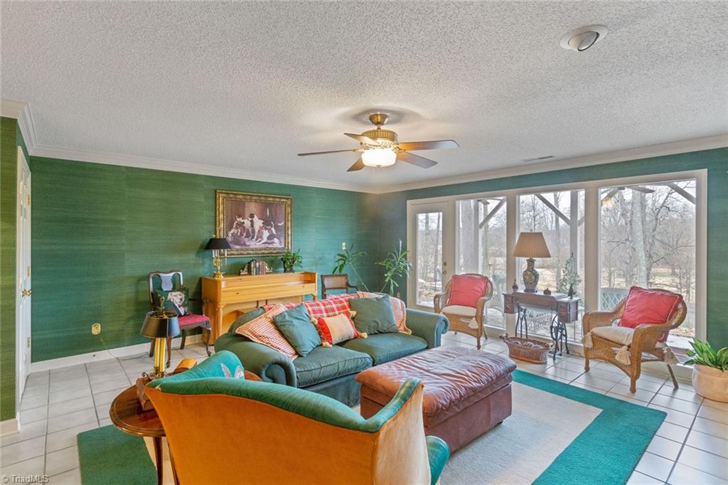 403 Cascade Drive High Point, NC 27265 - Photo 34 of 40