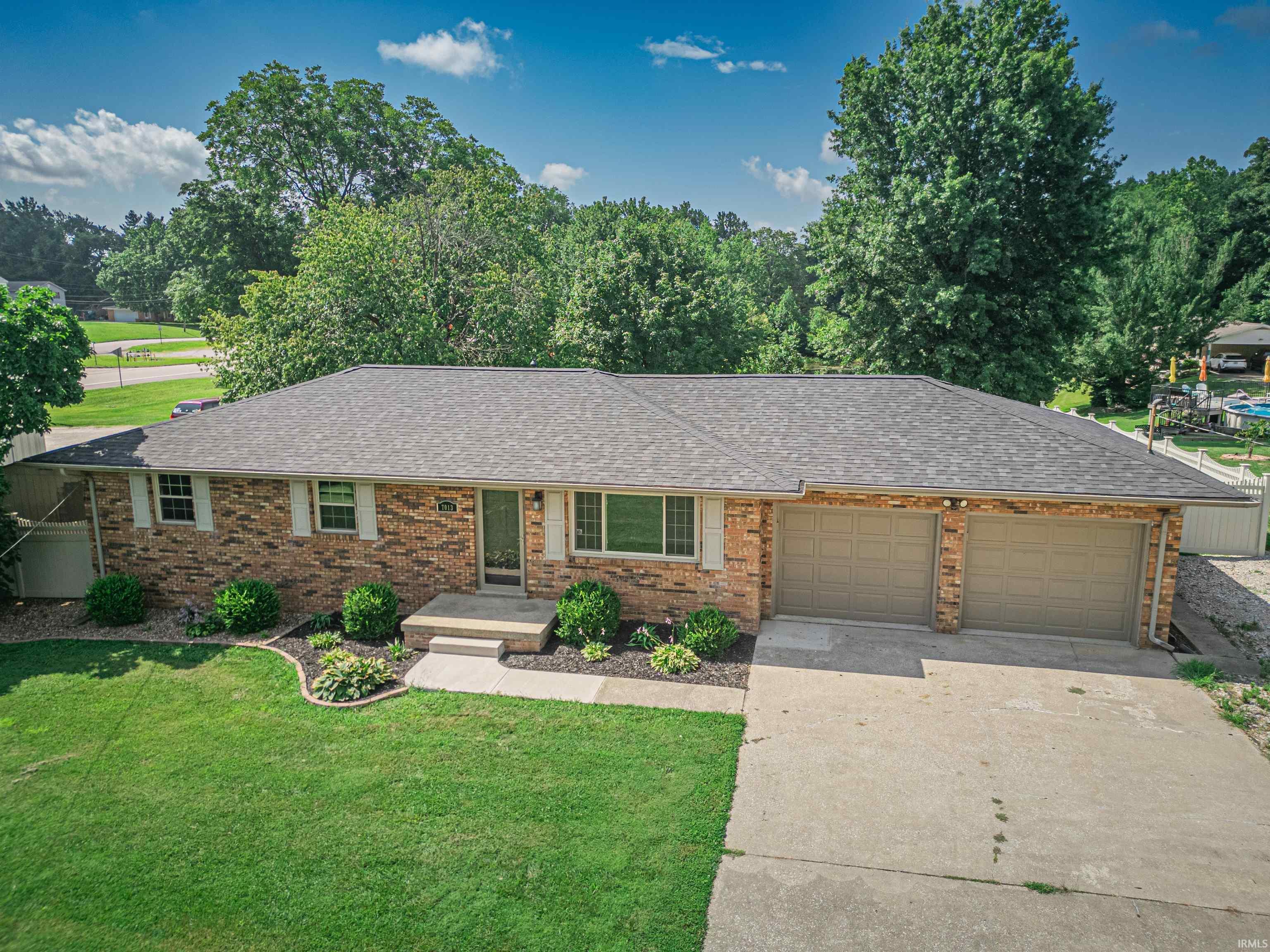 7013 Briar Ridge Road Wadesville, IN 47638 - Photo 2 of 30