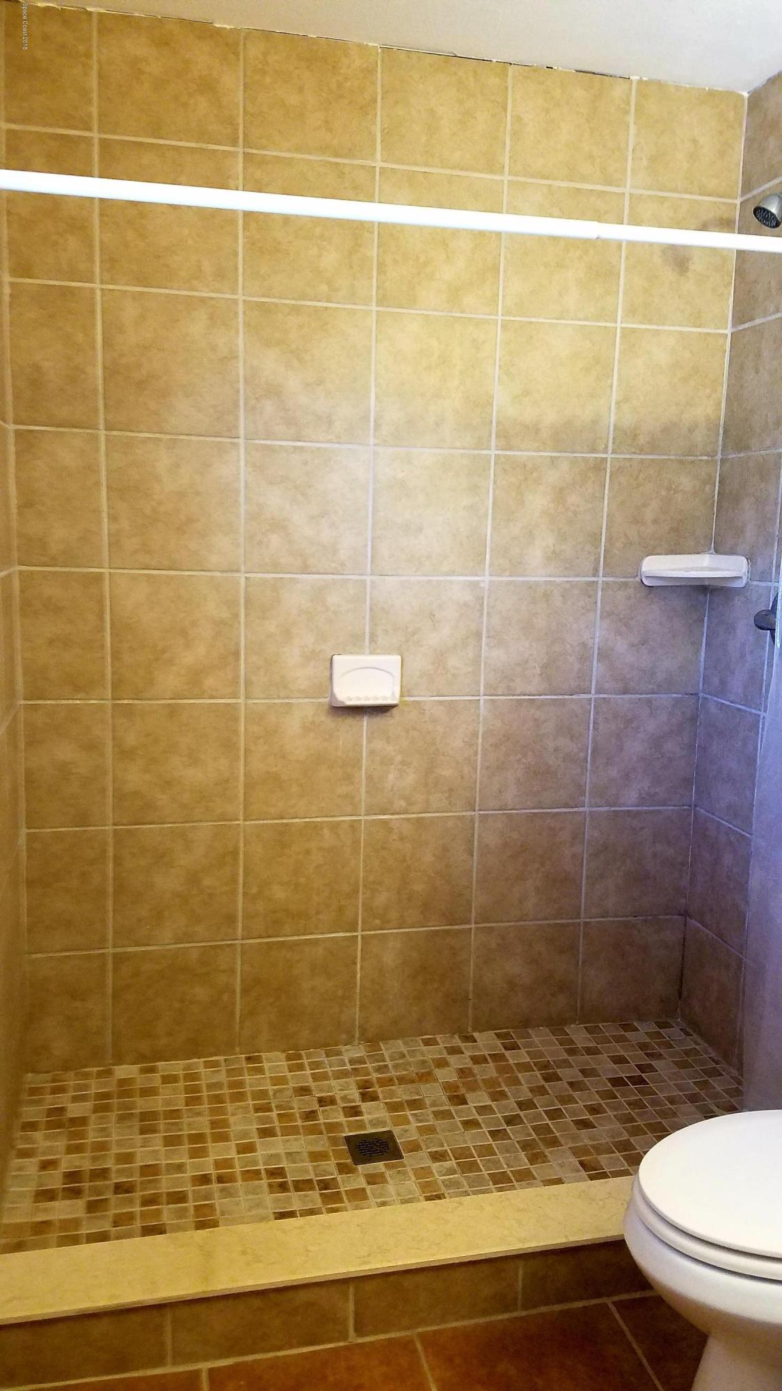 4370 Kent master shower