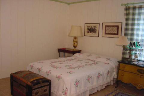 285 Lothrop Road Grosse Pointe, MI 48236 - Photo 7 of 8 832586-6.JPG