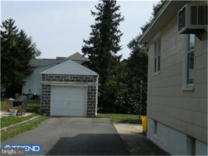 531 North Forklanding Road Maple Shade, NJ 08052 - Photo 3 of 3 Garage