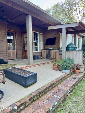 $430,000 | 309 Winchester Road, Natchez, MS 39120