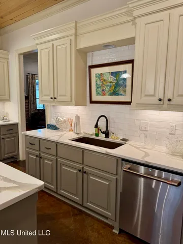 $430,000 | 309 Winchester Road, Natchez, MS 39120