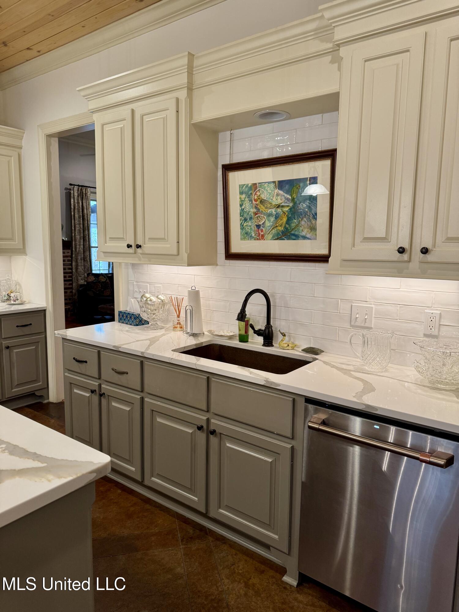 309 Winchester Road Natchez, MS 39120 - Photo 9 of 43 IMG_3004