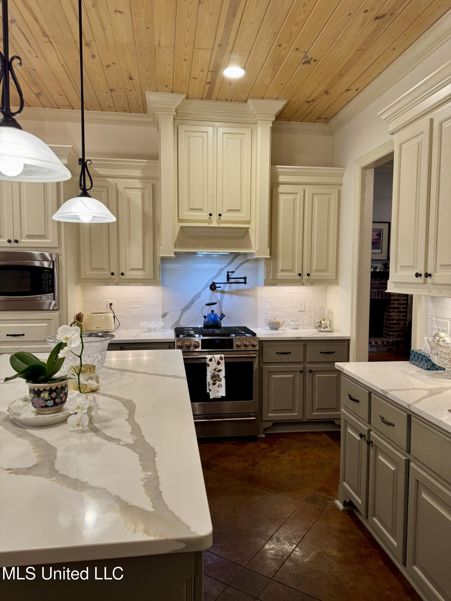 309 Winchester Road Natchez, MS 39120 - Photo 10 of 43 IMG_3005