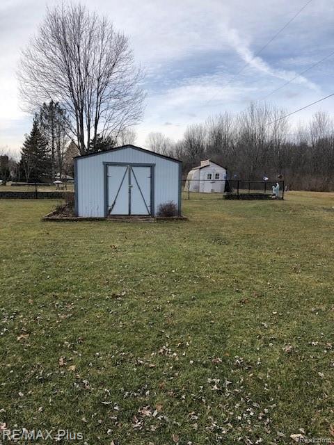 7142 Calkins Road Flint, MI 48532 - Photo 22 of 22 7142 Calkins - 19.jpg