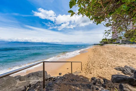 a view of kitchen with washer and dryer