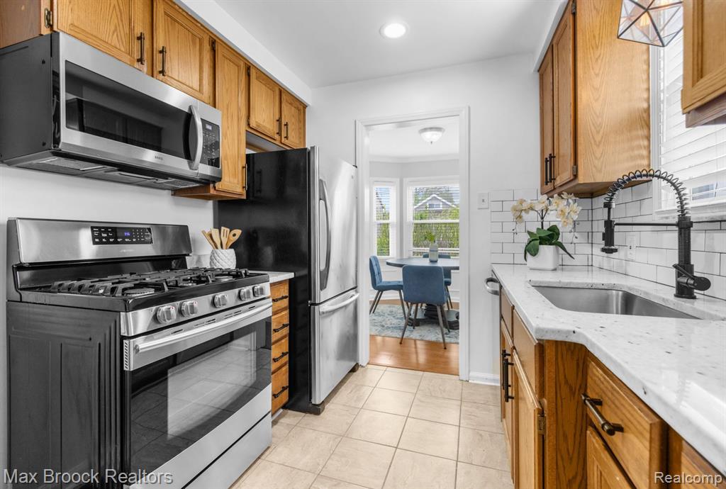 2450 Franklin Road Berkley, MI 48072 - Photo 11 of 34