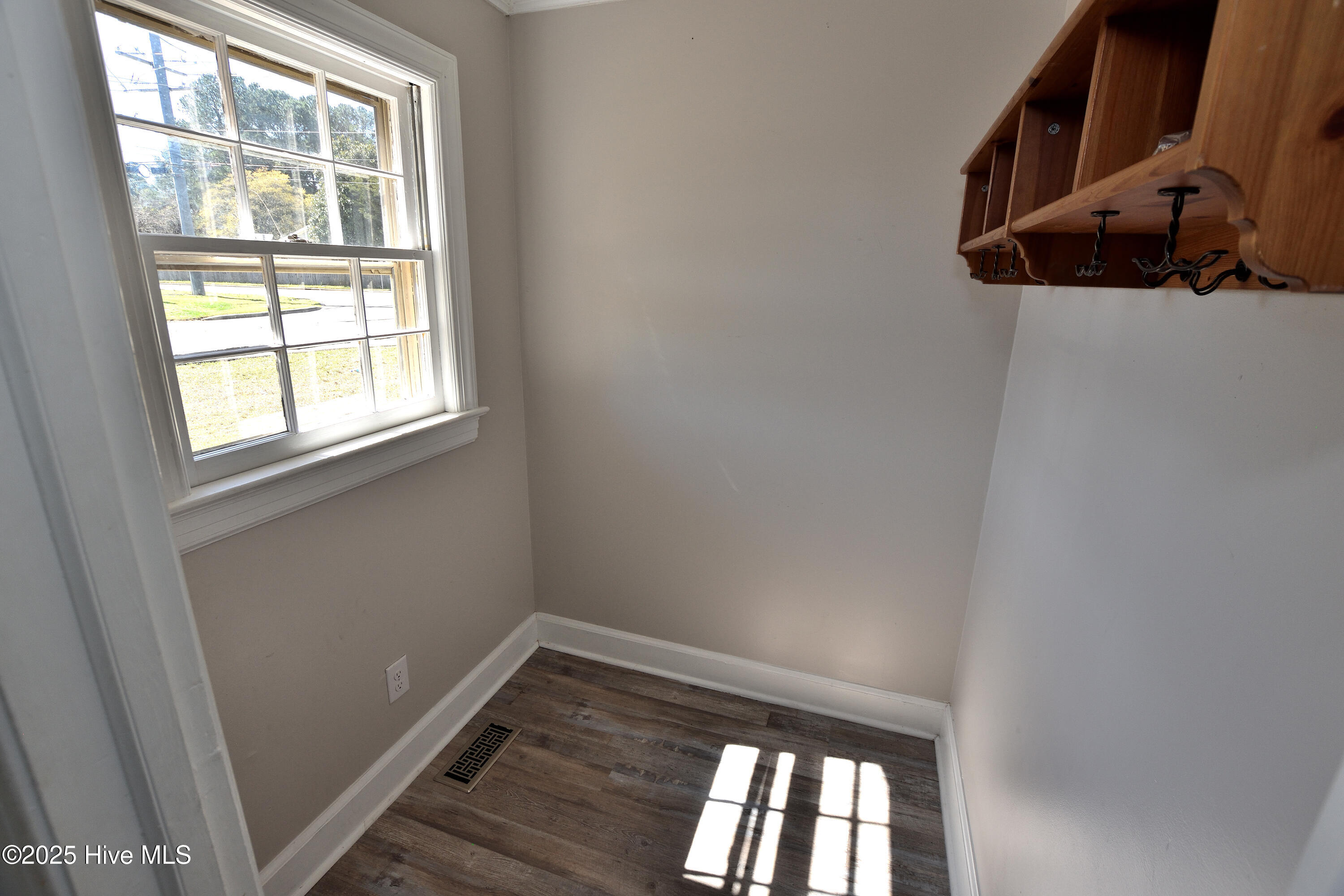 1301 Goldrock Road Rocky Mount, NC 27804 - Photo 4 of 32 Drop Zone Room