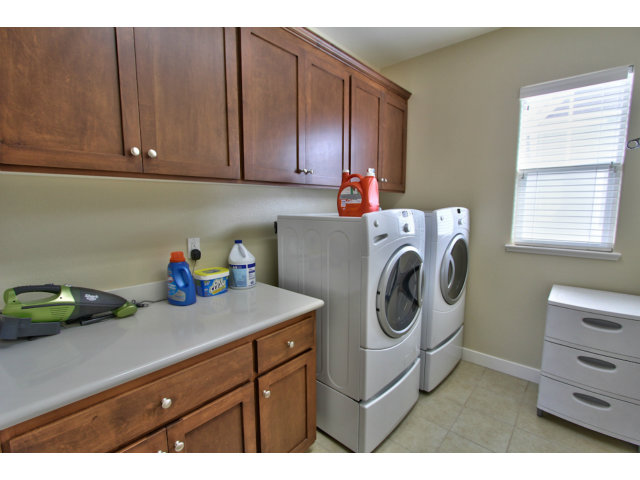 127 Fourth Street Spreckels, CA 93962 - Photo 17 of 20 a utility room with dryer and washer