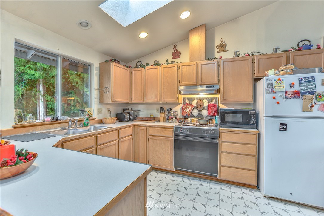 19521 6th Drive Southeast Bothell, WA 98012 - Photo 8 of 23 Gallery Image 8
