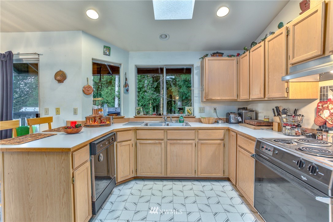 19521 6th Drive Southeast Bothell, WA 98012 - Photo 9 of 23 Gallery Image 9