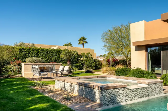 $1,950,000 | 15 Via Montagna, Rancho Mirage, CA 92270