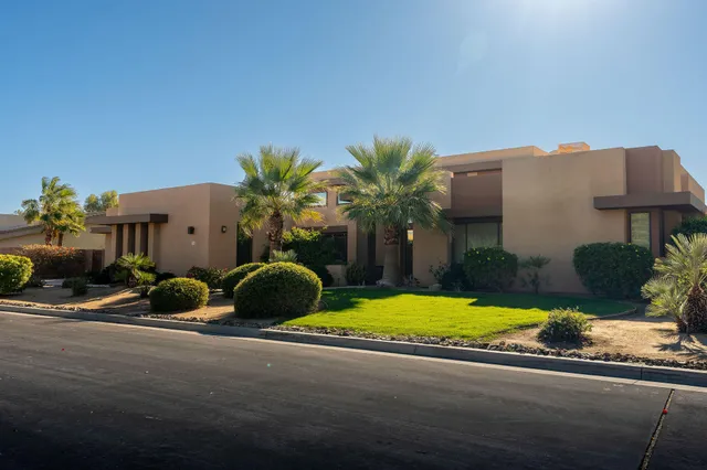 $1,950,000 | 15 Via Montagna, Rancho Mirage, CA 92270