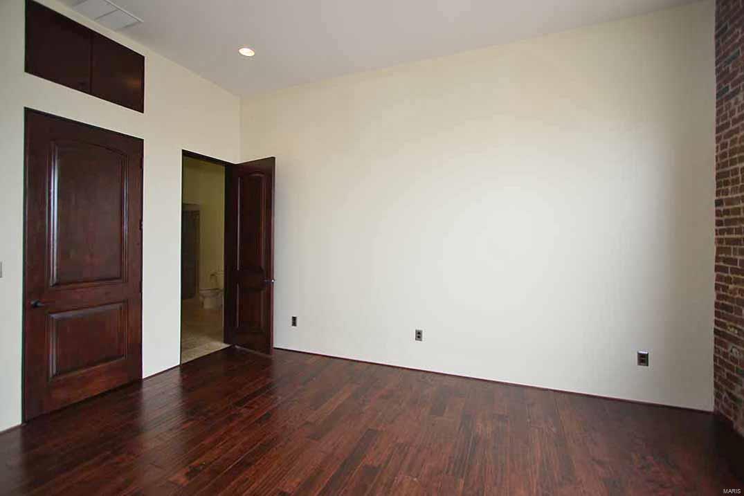 7 Alby Street, Unit 7 Alton, IL 62002 - Photo 23 of 42 Gallery Image 23