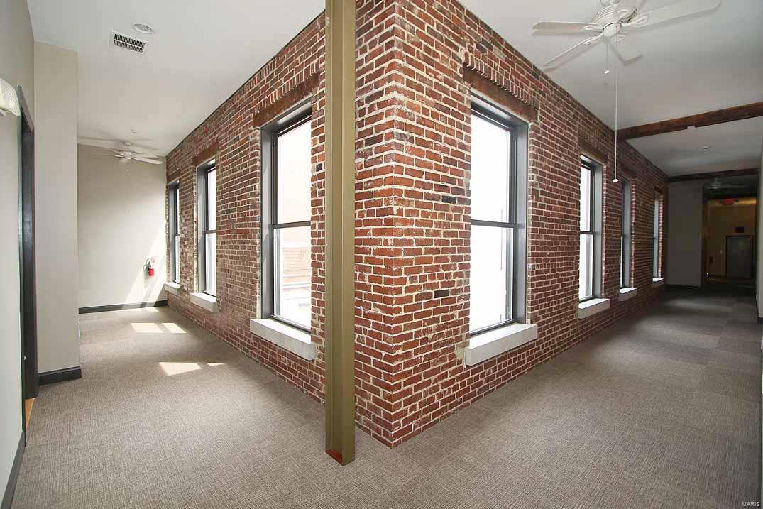 7 Alby Street, Unit 7 Alton, IL 62002 - Photo 5 of 42 Gallery Image 5