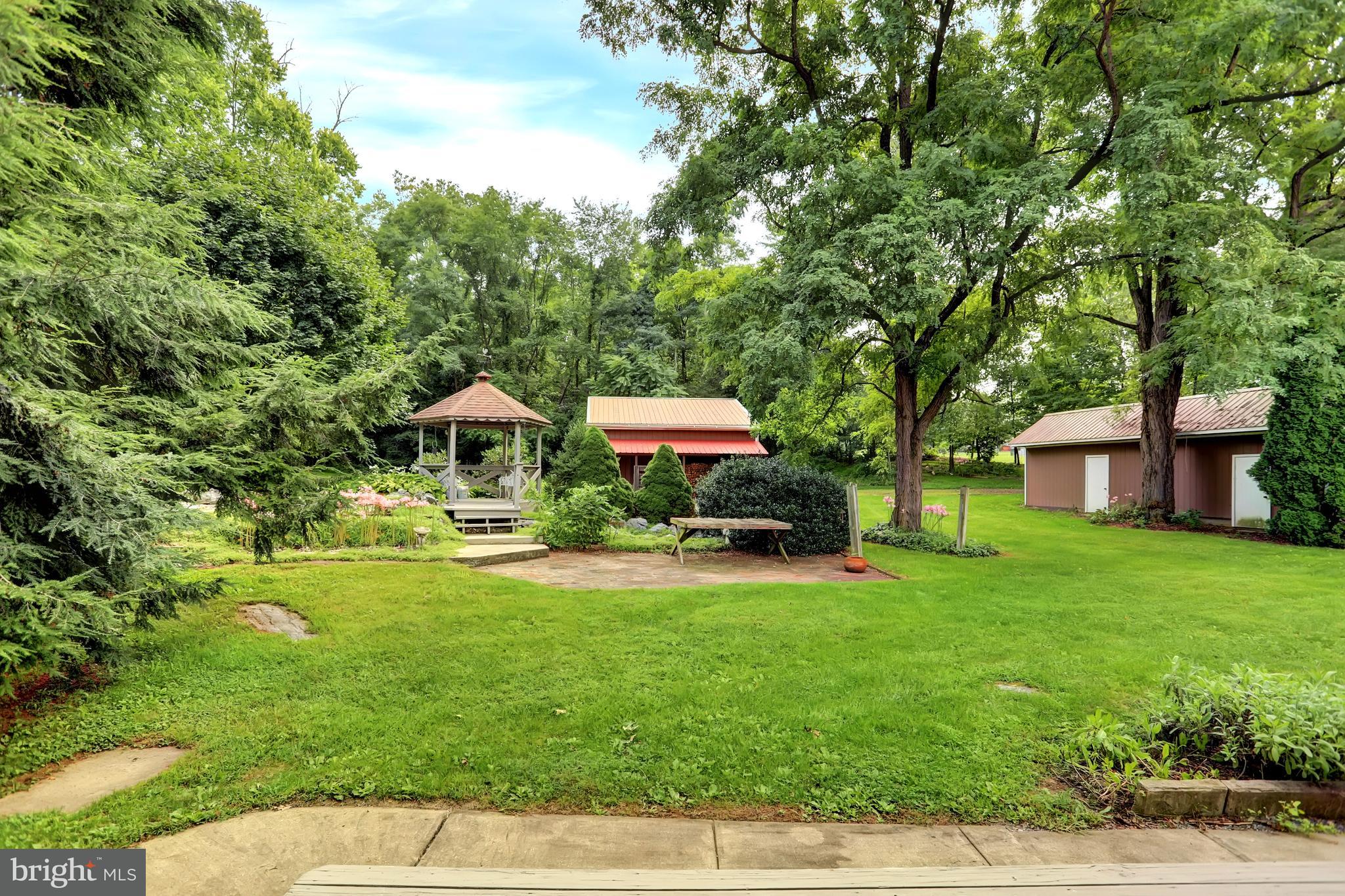 21 Graham Road Newville, PA 17241 - Photo 13 of 55 beautifully lanscaped back yard