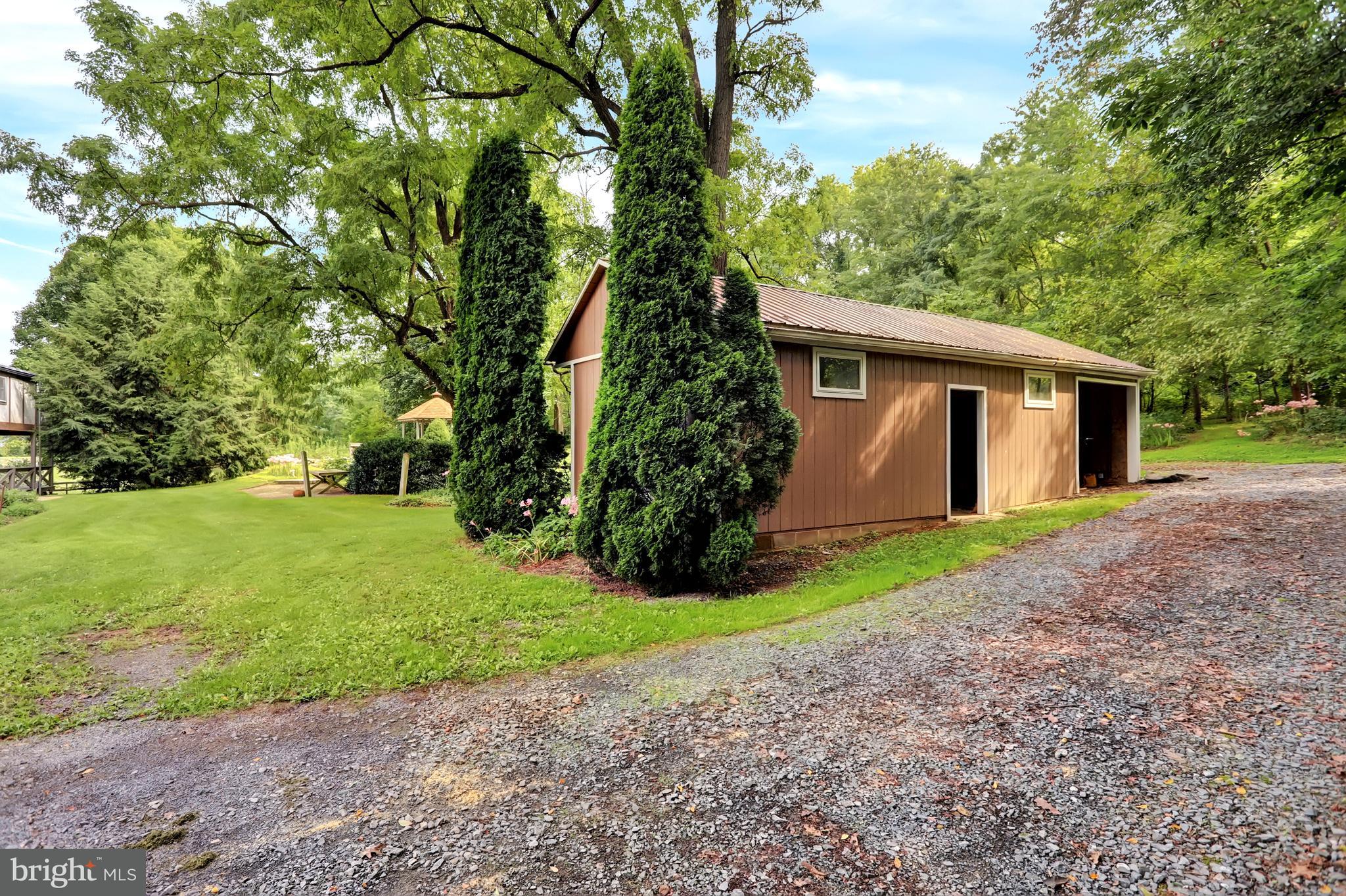 21 Graham Road Newville, PA 17241 - Photo 4 of 55 12x37 shed