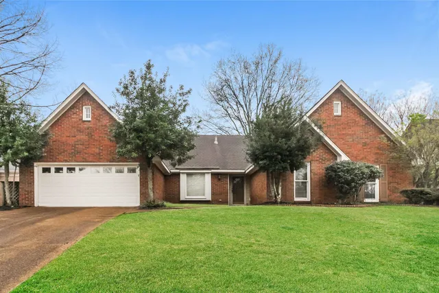 $2,190 | 8925 Walnut Forest Cove, Cordova, TN 38018