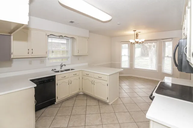 $2,190 | 8925 Walnut Forest Cove, Cordova, TN 38018