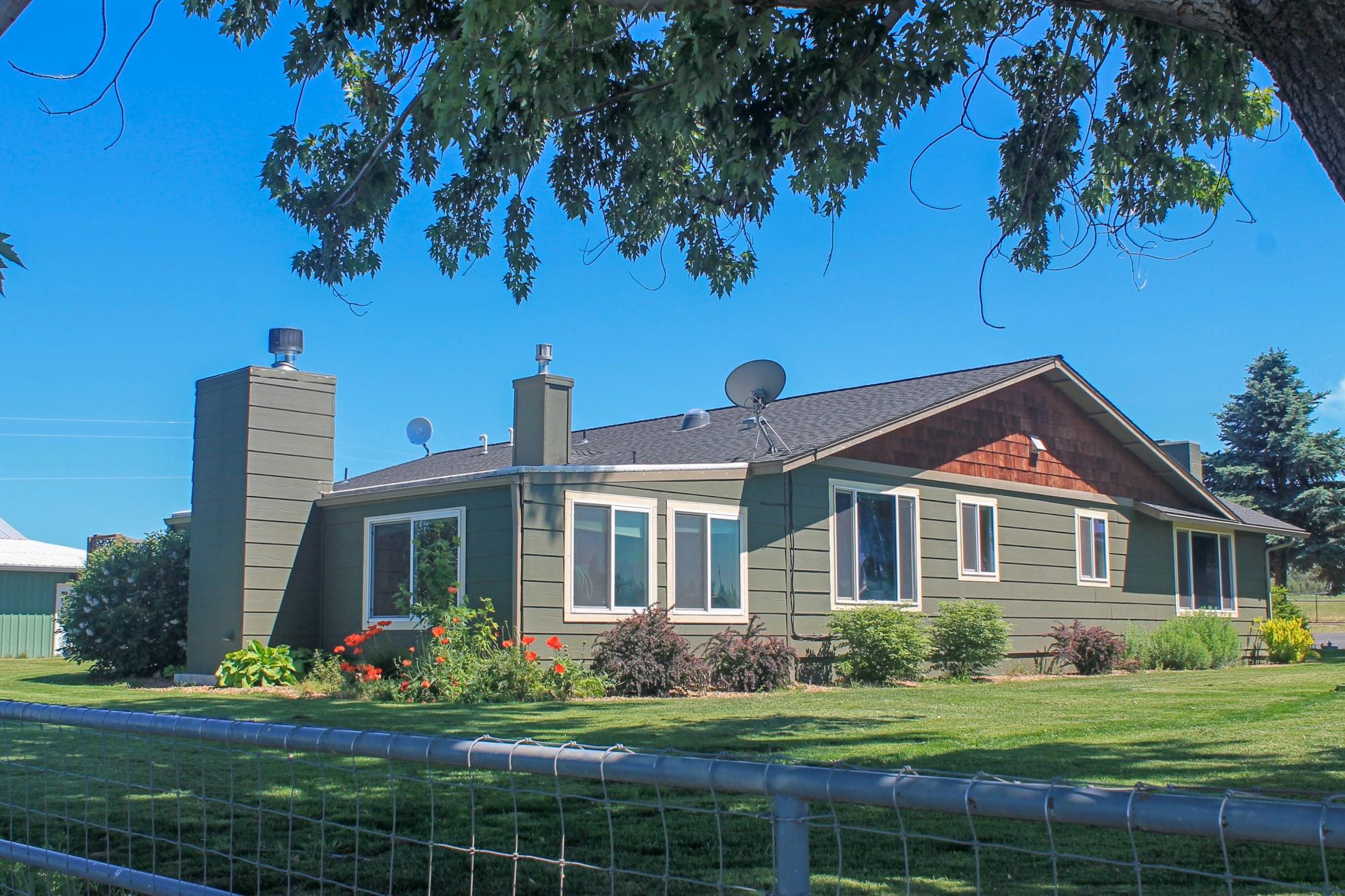 6306 Southwest Valley View Road Powell Butte, OR 97753 - Photo 2 of 25 batch_02