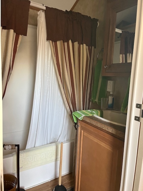 2795 East 28th Road Marseilles, IL 61341 - Photo 17 of 60 a close view of washer and dryer