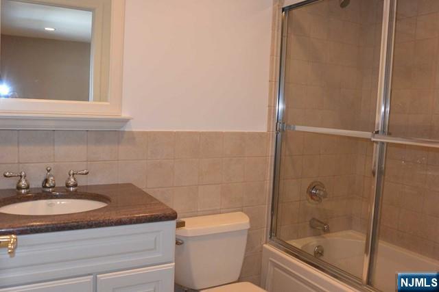 440 Oak Street, Unit 1 Ridgefield, NJ 07657 - Photo 12 of 13