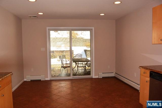 440 Oak Street, Unit 1 Ridgefield, NJ 07657 - Photo 5 of 13