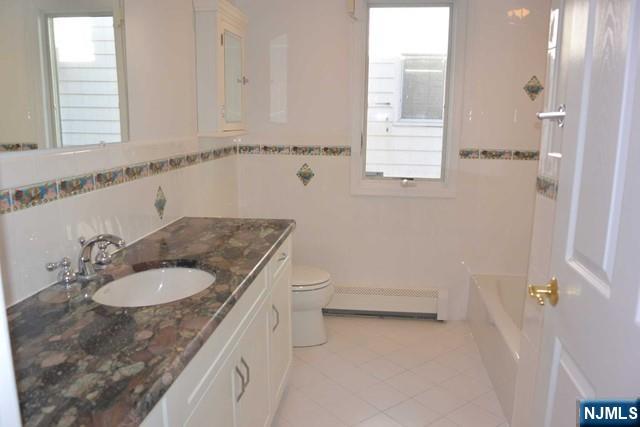 440 Oak Street, Unit 1 Ridgefield, NJ 07657 - Photo 7 of 13
