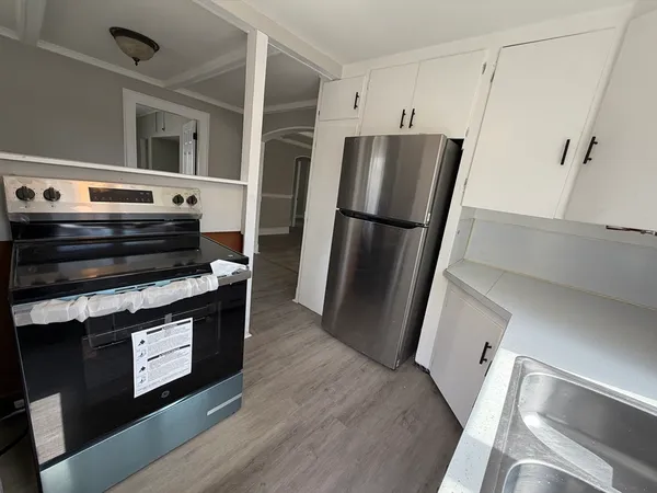 $2,800 | 93 Friend Street, Unit 2, Amesbury, MA 01913