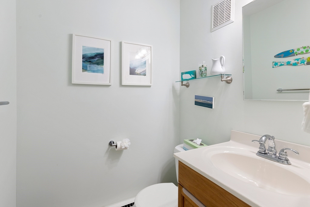 12 Cox Court, Unit PHB Beverly, MA 01915 - Photo 13 of 36