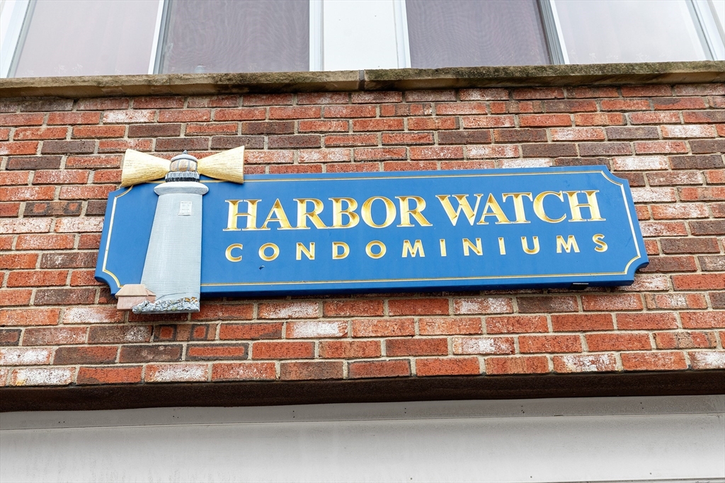 12 Cox Court, Unit PHB Beverly, MA 01915 - Photo 2 of 36