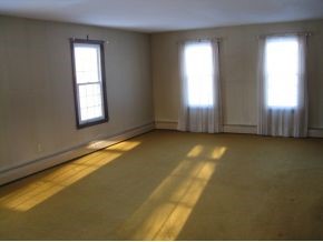 2 Griffin Road Londonderry, NH 03053 - Photo 3 of 12