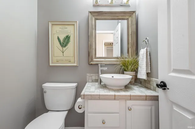 $625,000 | 50558 Hollybrook Drive, Granger, IN 46530