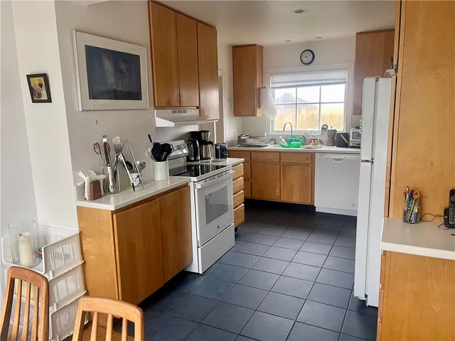 $3,600,000 | 899 Cooneymus Road, Block Island, RI 02807