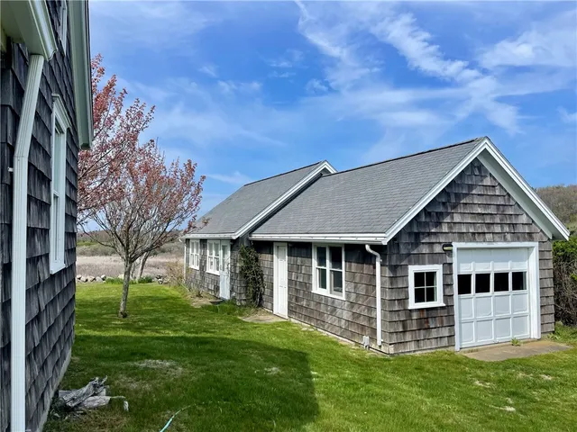 $3,600,000 | 899 Cooneymus Road, Block Island, RI 02807