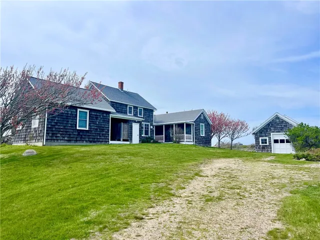 $3,600,000 | 899 Cooneymus Road, Block Island, RI 02807