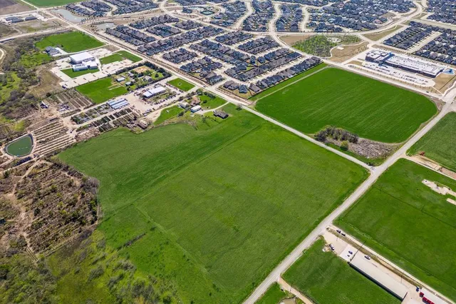 a view of a tennis court