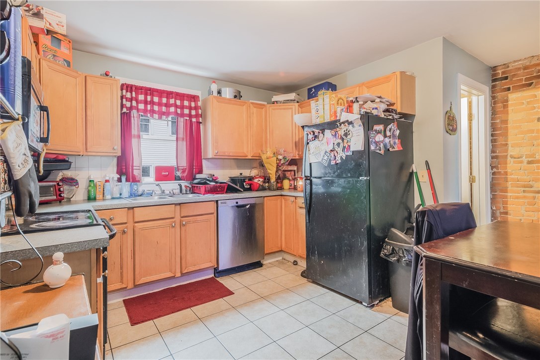 136 Almy Street Providence, RI 02909 - Photo 11 of 50