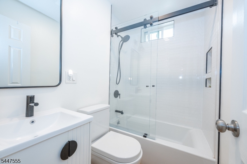 34 Devonshire Road Cedar Grove, NJ 07009 - Photo 11 of 17 Gallery Image 11