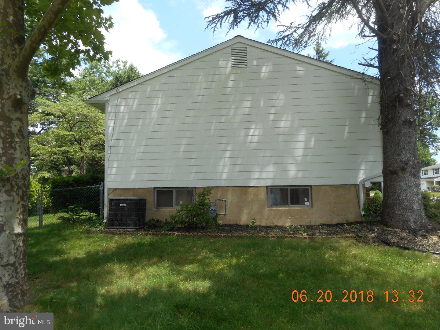 45 Hillside Road Stratford, NJ 08084 - Photo 4 of 25 Exterior Side