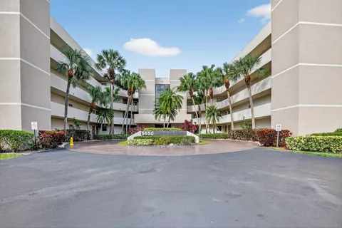 $299,000 | 5650 Camino Del Sol, Unit 106, Boca Raton, FL 33433