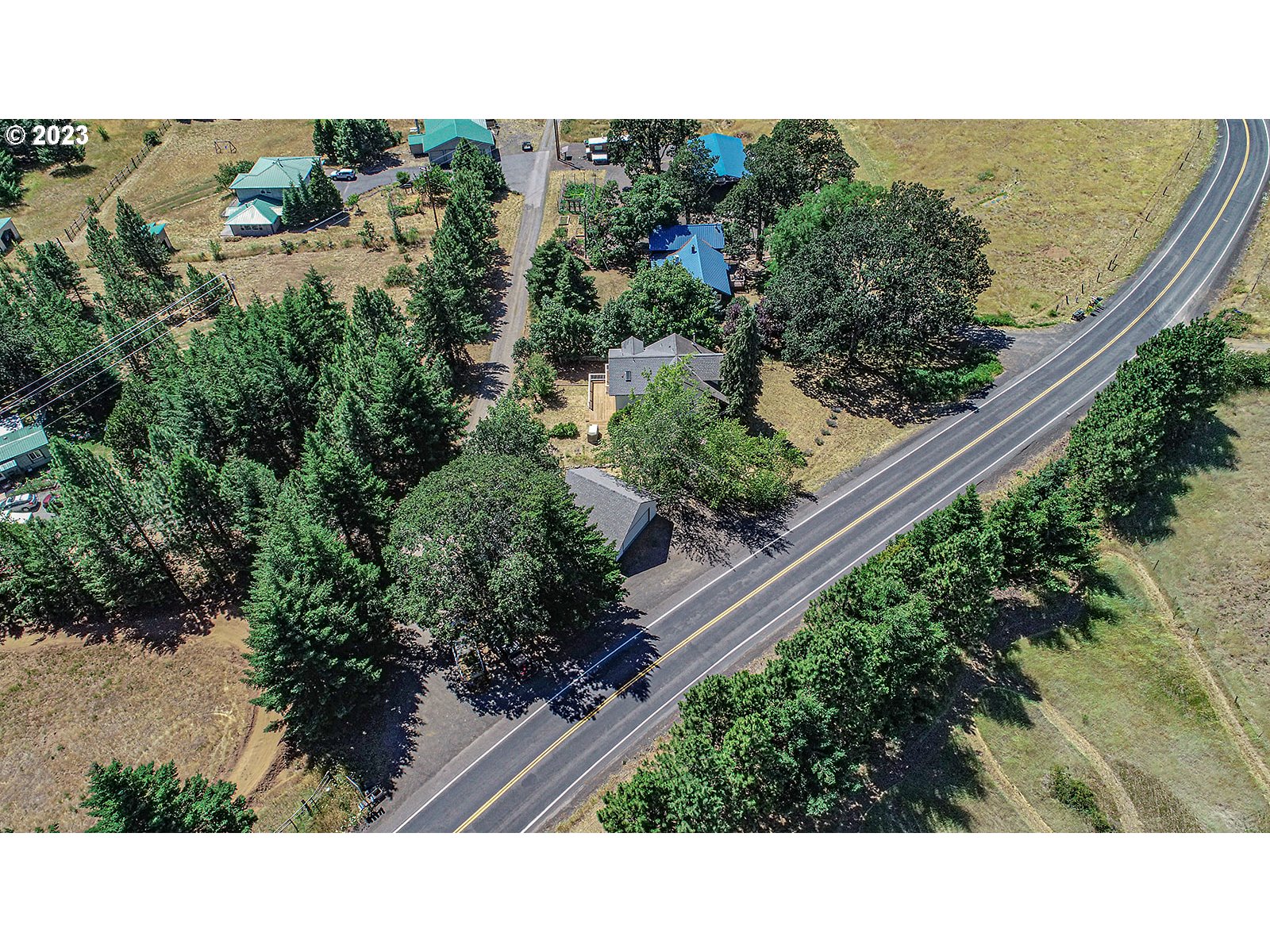 362 Snowden Road White Salmon, WA 98672 - Photo 41 of 48 a view of a street