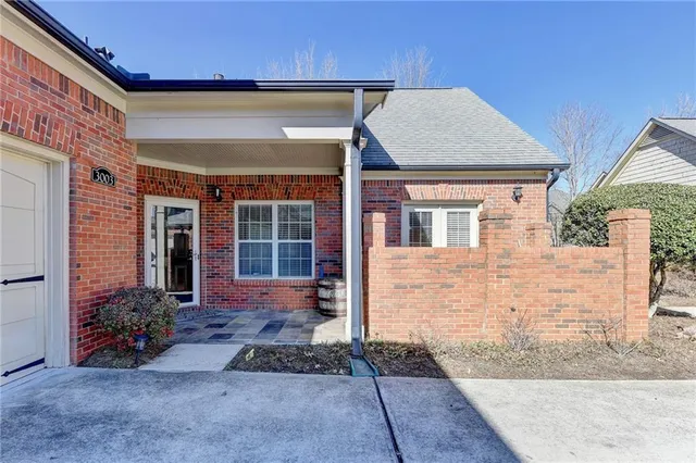 a view of entrance of the house